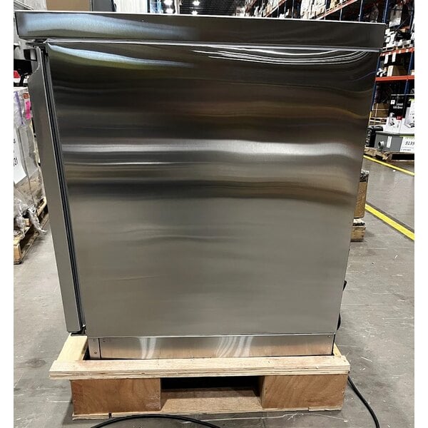 Scratch and Dent Avantco ZUC-48R-HC 48" Front Breathing Undercounter Refrigerator