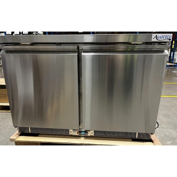 Scratch and Dent Avantco ZUC-48R-HC 48" Front Breathing Undercounter Refrigerator