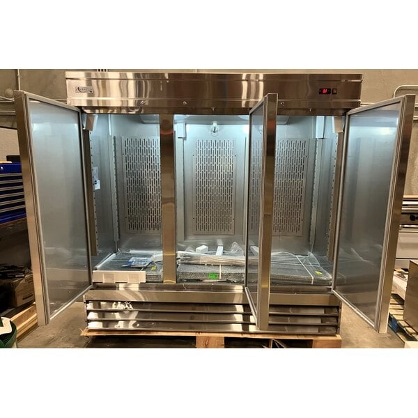 Scratch and Dent Avantco SS-3R-HC 81 5/16" Stainless Steel Solid Door Reach-In Refrigerator