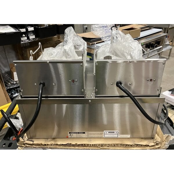 Scratch and Dent Cooking Performance Group EF302 30 lb. Dual Tank Heavy-Duty Electric Countertop Fryer - 208/240V, 8400/11,000W