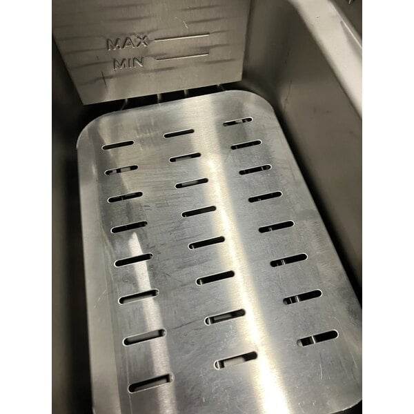 Scratch and Dent Cooking Performance Group EF302 30 lb. Dual Tank Heavy-Duty Electric Countertop Fryer - 208/240V, 8400/11,000W