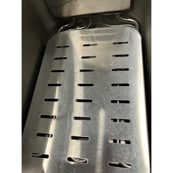 Scratch and Dent Cooking Performance Group EF302 30 lb. Dual Tank Heavy-Duty Electric Countertop Fryer - 208/240V, 8400/11,000W