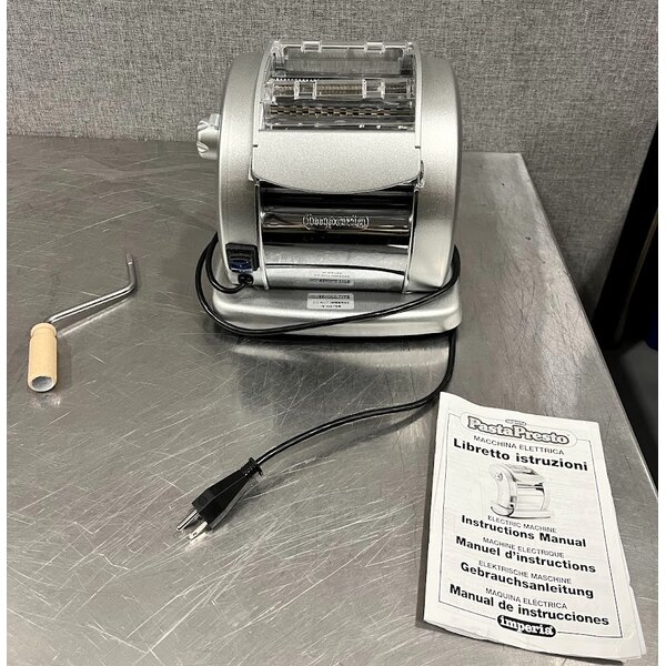 Scratch and Dent Imperia 4720 Pasta Presto 5 3/4" Pasta Machine 720 - 120V, 85W