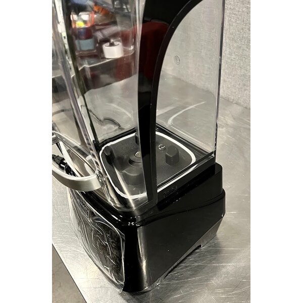 Scratch and Dent AvaMix Apex HBX2000 64 oz. 3 1/2 hp Programmable Commercial Blender with Touchpad and Sound Enclosure - 120V