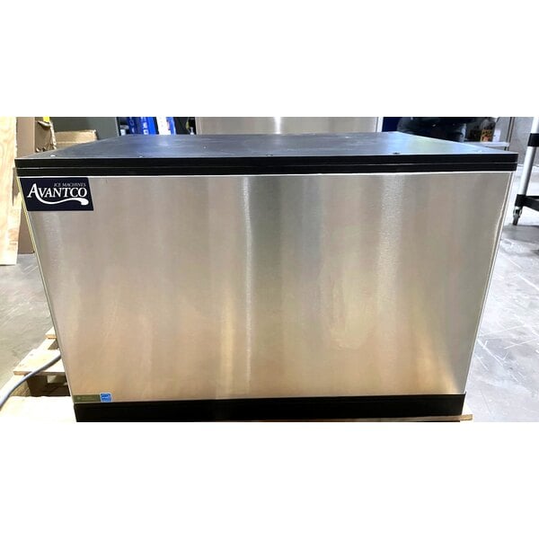 Scratch and Dent Avantco Ice Diamond EMC-H-530-A 30" Air-Cooled Modular Half Cube Ice Machine - 518 lb., 115V