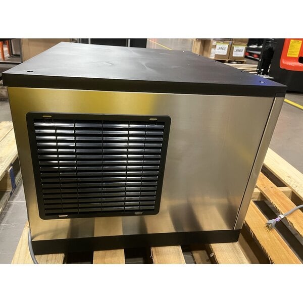 Scratch and Dent Avantco Ice Diamond EMC-H-530-A 30" Air-Cooled Modular Half Cube Ice Machine - 518 lb., 115V