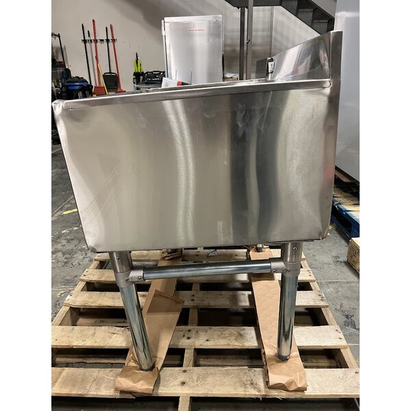 Scratch and Dent Regency 21" x 30" Underbar Ice Bin with 10 Circuit Post-Mix Cold Plate and Bottle Holders - 65 lb.