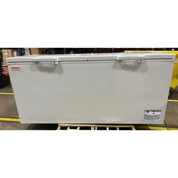 Scratch and Dent Galaxy CF30HC Commercial Chest Freezer - 30 cu. ft.