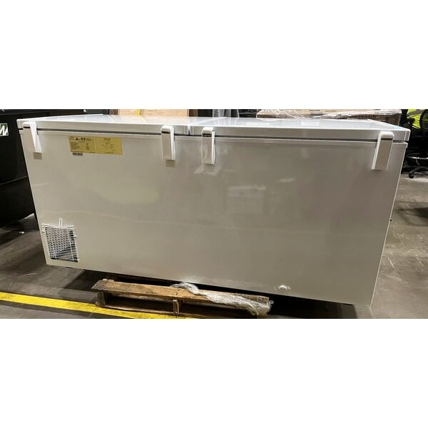 Scratch and Dent Galaxy CF30HC Commercial Chest Freezer - 30 cu. ft.