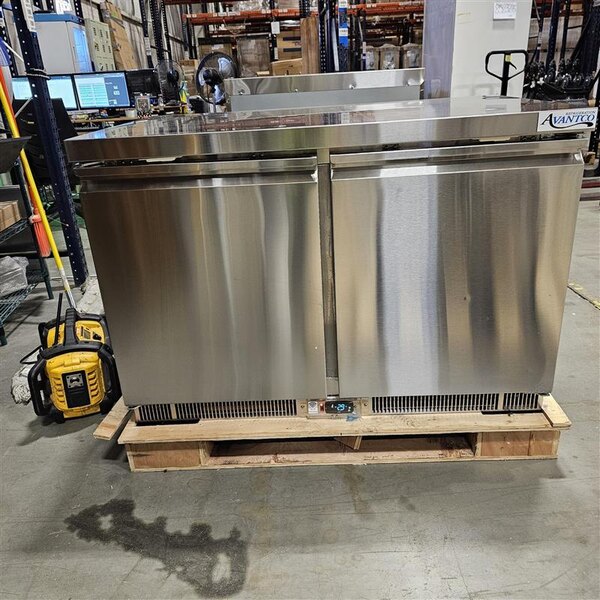 Scratch and Dent Avantco ZUC-48F-HC 48" Front Breathing Undercounter Freezer