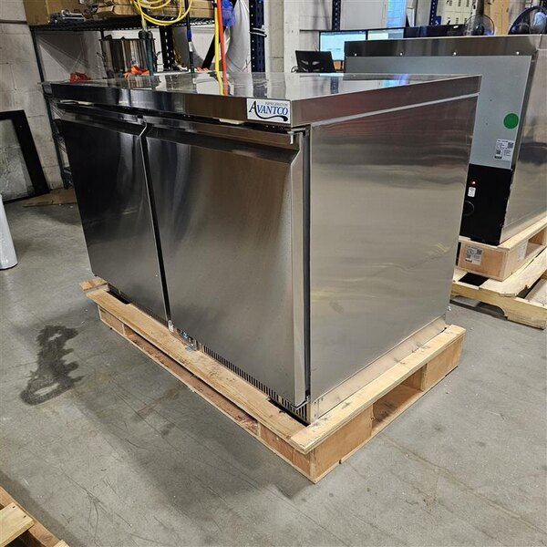 Scratch and Dent Avantco ZUC-48F-HC 48" Front Breathing Undercounter Freezer