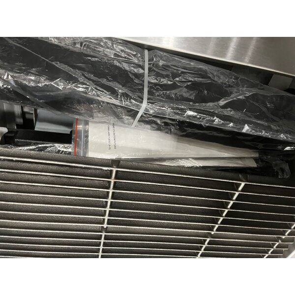 Scratch and Dent Vulcan VCRB36-1 Natural Gas 36" Low Profile Radiant Charbroiler - 87,000 BTU