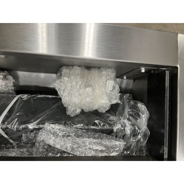 Scratch and Dent Vulcan VCRB36-1 Natural Gas 36" Low Profile Radiant Charbroiler - 87,000 BTU