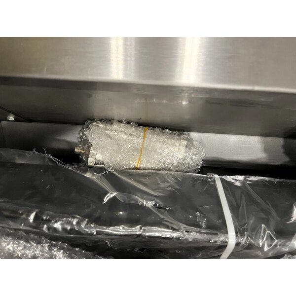 Scratch and Dent Vulcan VCRB36-1 Natural Gas 36" Low Profile Radiant Charbroiler - 87,000 BTU