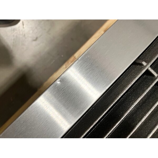 Scratch and Dent Vulcan VCRB36-1 Natural Gas 36" Low Profile Radiant Charbroiler - 87,000 BTU