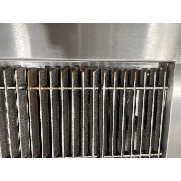 Scratch and Dent Vulcan VCRB36-1 Natural Gas 36" Low Profile Radiant Charbroiler - 87,000 BTU