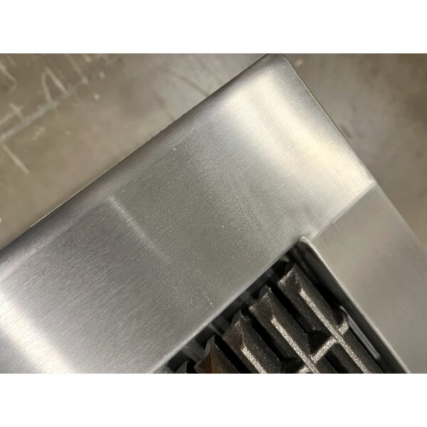 Scratch and Dent Vulcan VCRB36-1 Natural Gas 36" Low Profile Radiant Charbroiler - 87,000 BTU