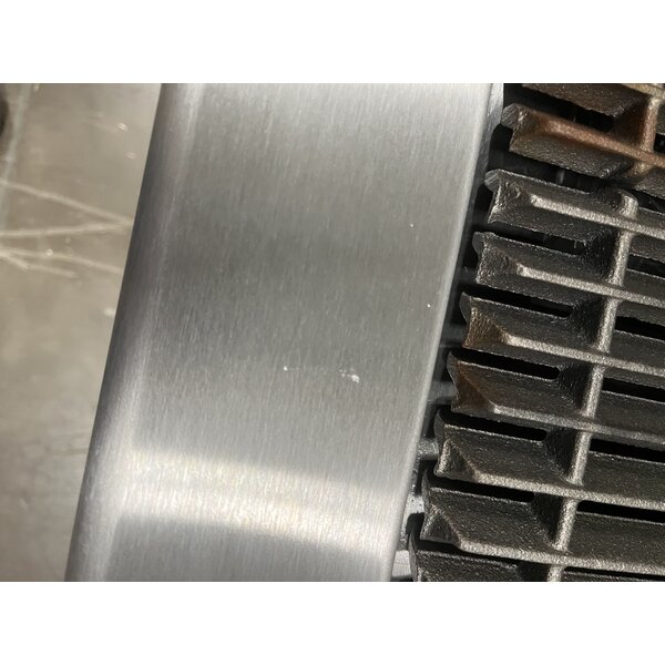 Scratch and Dent Vulcan VCRB36-1 Natural Gas 36" Low Profile Radiant Charbroiler - 87,000 BTU