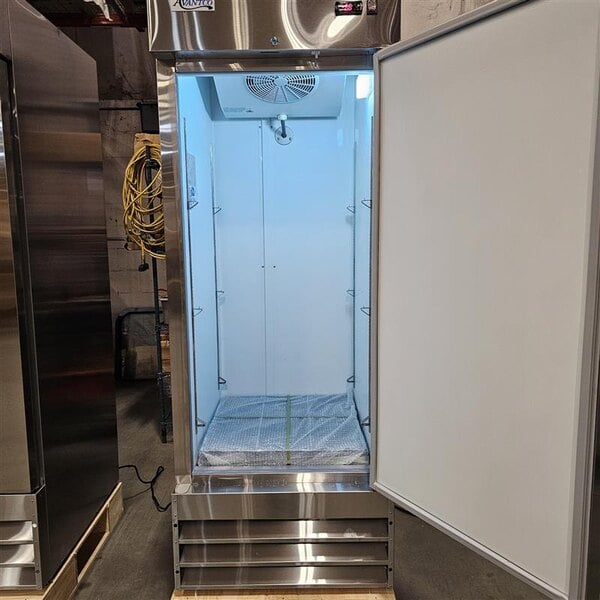 Scratch and Dent Avantco A-23F-HC 29" Solid Door Reach-In Freezer