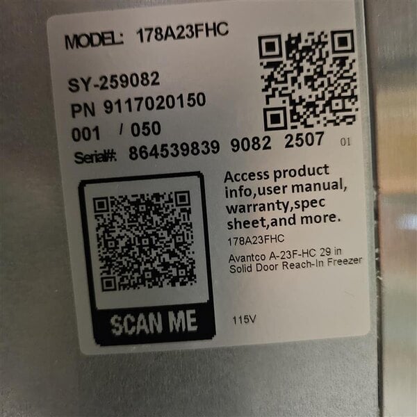 Scratch and Dent Avantco A-23F-HC 29" Solid Door Reach-In Freezer