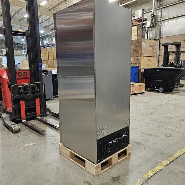 Scratch and Dent MainStreet Equipment BMR-23-R 29" Solid Door Reach-In Refrigerator