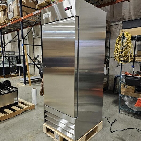 Scratch and Dent MainStreet Equipment BMR-23-R 29" Solid Door Reach-In Refrigerator