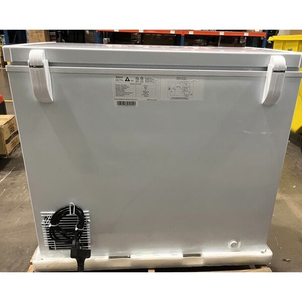 Scratch and Dent Galaxy CF7 Commercial Chest Freezer - 7 cu. ft.