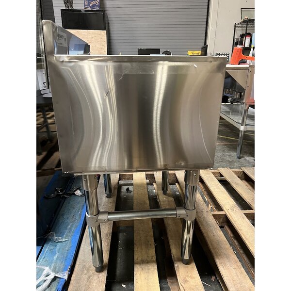 Scratch and Dent Regency 18" x 24" Underbar Ice Bin with 7 Circuit Post-Mix Cold Plate, Bottle Holders, and Sliding Lid - 51 lb.