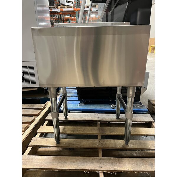 Scratch and Dent Regency 18" x 24" Underbar Ice Bin with 7 Circuit Post-Mix Cold Plate, Bottle Holders, and Sliding Lid - 51 lb.