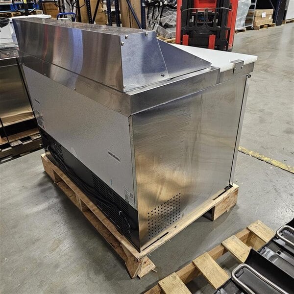 Scratch and Dent Avantco SS-PT-48-HC 46 3/4" 2 Door Stainless Steel Refrigerated Sandwich Prep Table