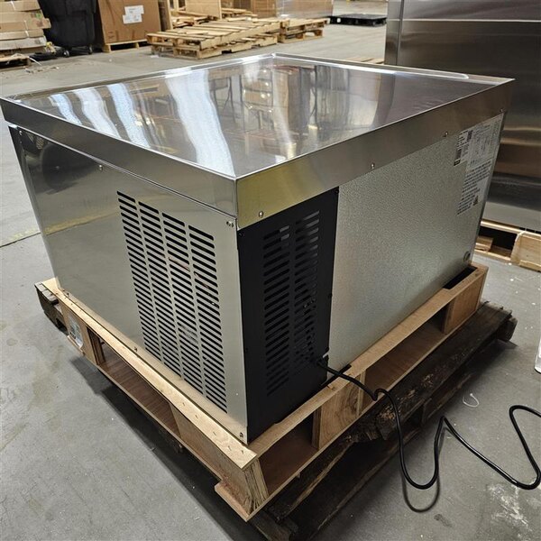 Scratch and Dent Avantco CBE-36-HC 36" 2 Drawer Refrigerated Chef Base