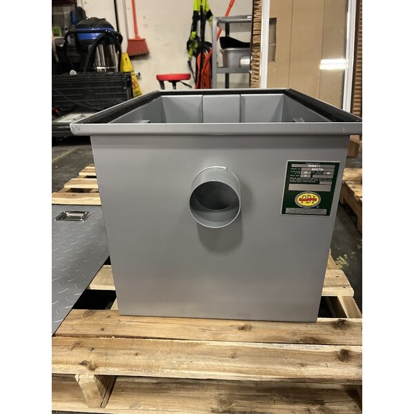 Scratch and Dent Regency 40 lb. 20 GPM Grease Trap with 3" Non-Threaded Connections - PDI Certified