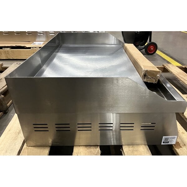 Scratch and Dent Avantco EG30N 30" Electric Countertop Griddle - 208/240V, 3375W-4500W