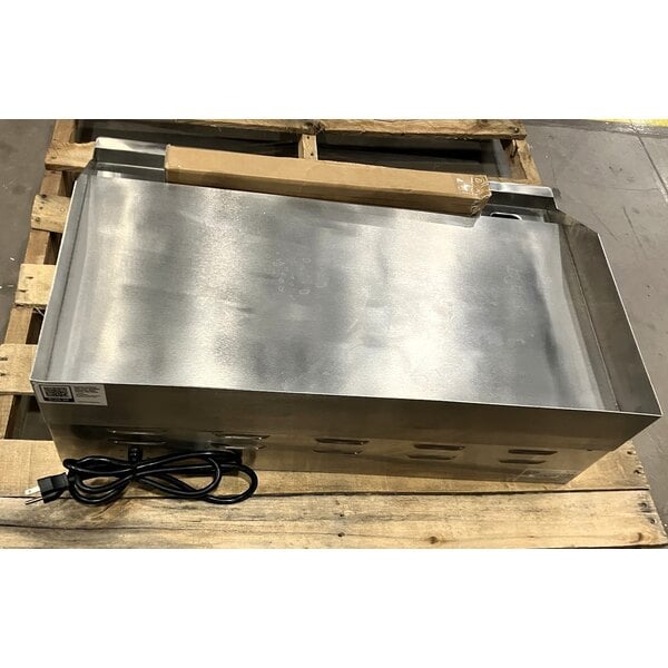 Scratch and Dent Avantco EG30N 30" Electric Countertop Griddle - 208/240V, 3375W-4500W