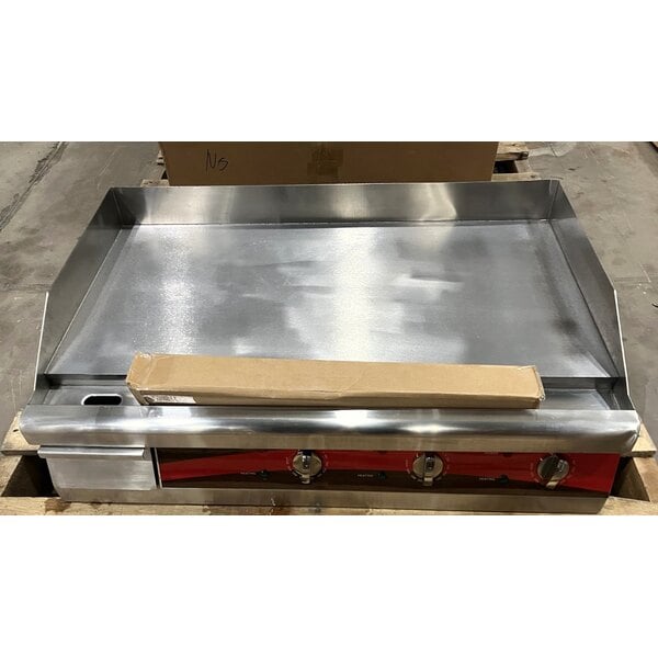 Scratch and Dent Avantco EG30N 30" Electric Countertop Griddle - 208/240V, 3375W-4500W