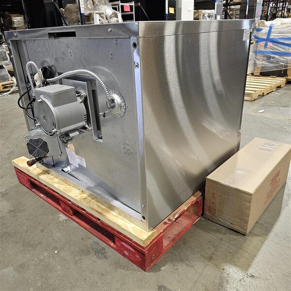 Scratch and Dent Blodgett ZEPHAIRE-200-G Single Deck Liquid Propane Full Size Bakery Depth Convection Oven with Draft Diverter - 60,000 BTU