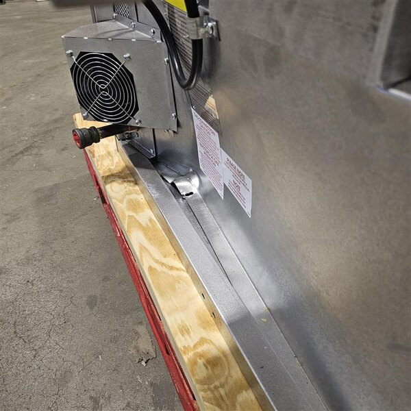 Scratch and Dent Blodgett ZEPHAIRE-200-G Single Deck Liquid Propane Full Size Bakery Depth Convection Oven with Draft Diverter - 60,000 BTU