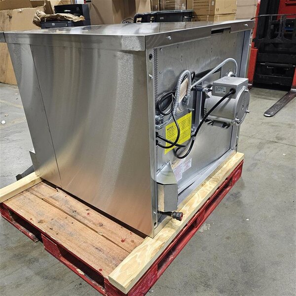 Scratch and Dent Blodgett ZEPHAIRE-200-G Single Deck Liquid Propane Full Size Bakery Depth Convection Oven with Draft Diverter - 60,000 BTU