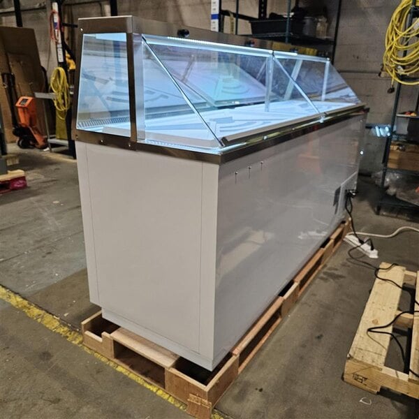 Scratch and Dent Avantco CPW-88-HC 88 3/4" 16 Tub White Deluxe Ice Cream Dipping Cabinet
