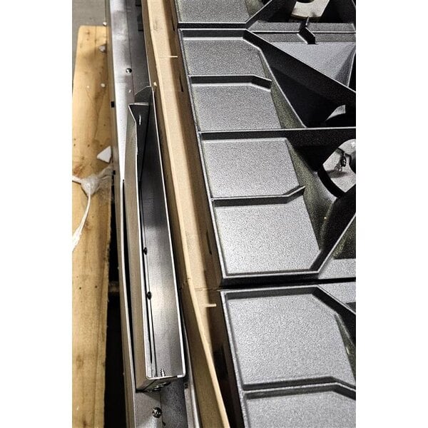 Scratch and Dent Southbend S60DD-2GR S-Series 60" Natural Gas 6-Burner Range with 24" Griddle and 2 Standard Ovens - 286,000 BTU