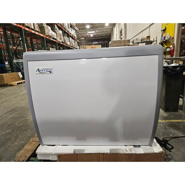 Scratch and Dent Avantco DFF9-HCL 39" Customizable Flat Top Display Ice Cream Freezer