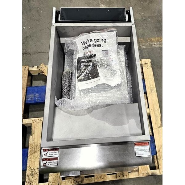 Scratch and Dent Avantco F4-ES-N 45-50 lb. Natural Gas Stainless Steel Floor Fryer - 85,000 BTU