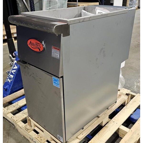 Scratch and Dent Avantco F4-ES-N 45-50 lb. Natural Gas Stainless Steel Floor Fryer - 85,000 BTU