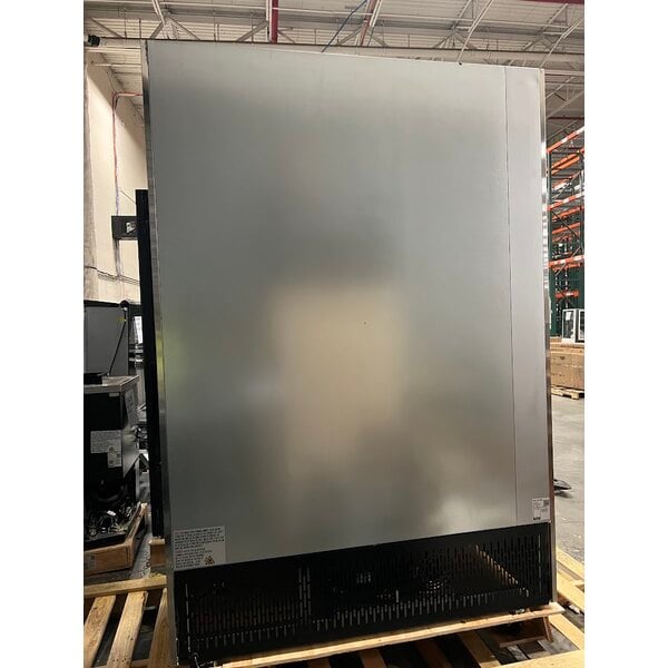 Scratch and Dent MainStreet Equipment BMR-49-R 54" Solid Door Reach-In Refrigerator