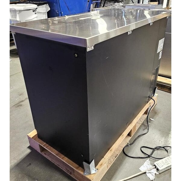 Scratch and Dent Avantco UDD-48-HC Four Tap Kegerator Beer Dispenser - Black, (2) 1/2 Keg Capacity