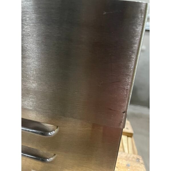 Scratch and Dent Avantco EG24N 24" Electric Countertop Griddle - 208/240V, 2675W-3560W