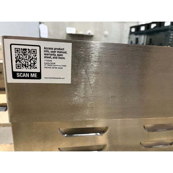 Scratch and Dent Avantco EG24N 24" Electric Countertop Griddle - 208/240V, 2675W-3560W