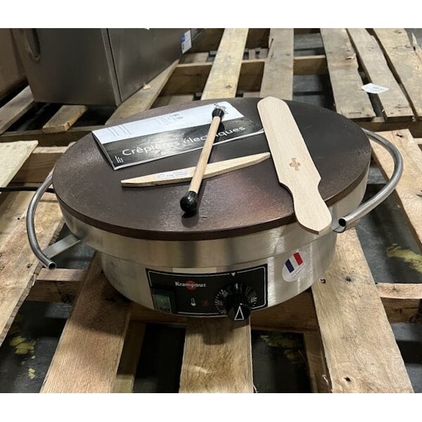 Scratch and Dent Krampouz CEBIF4 15 3/4" Round Electric Cast Iron Crepe Maker - 240V / 3600W