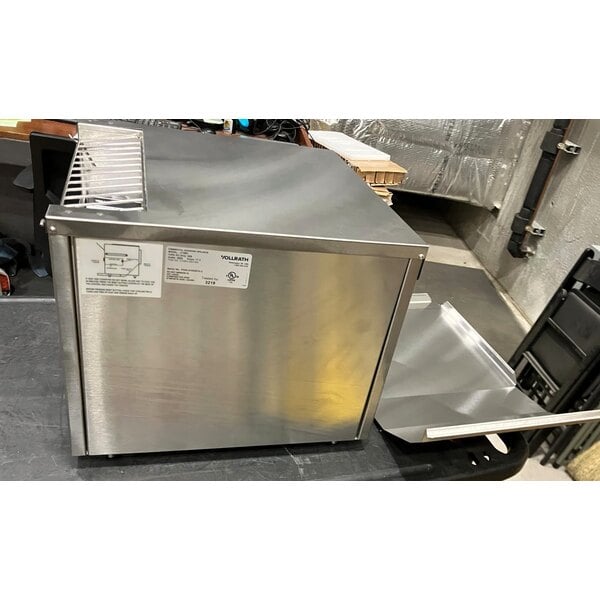 Scratch and Dent Vollrath CT4BH-2081400 JT3BH Conveyor Toaster with 1 1/2"-3" Opening - 208V, 3600W