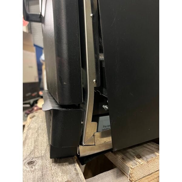 Scratch and Dent Merrychef eikon e1s Classic High-Speed Accelerated Cooking Countertop Oven - 208/240V